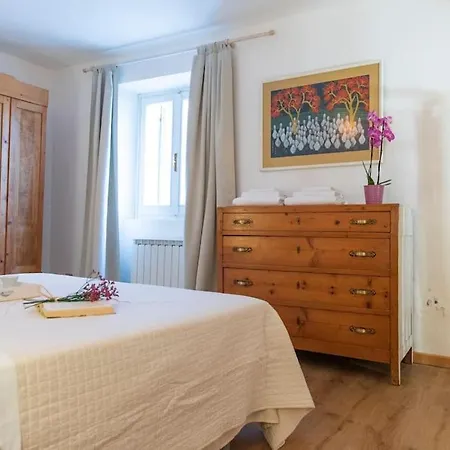 Leontine In By Yohome