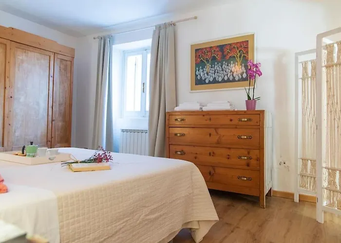 Leontine In By Yohome